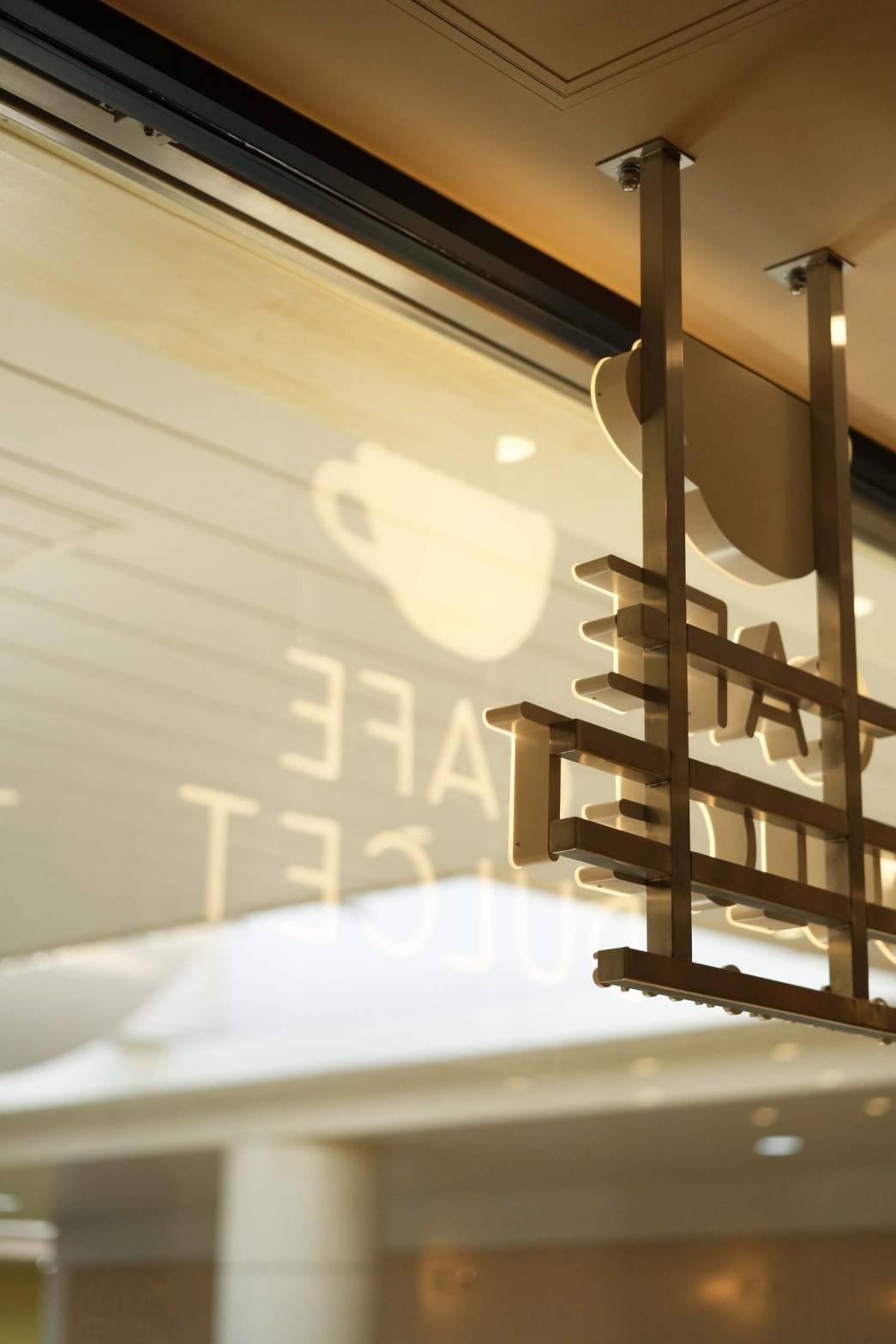 Seasonal menu items display