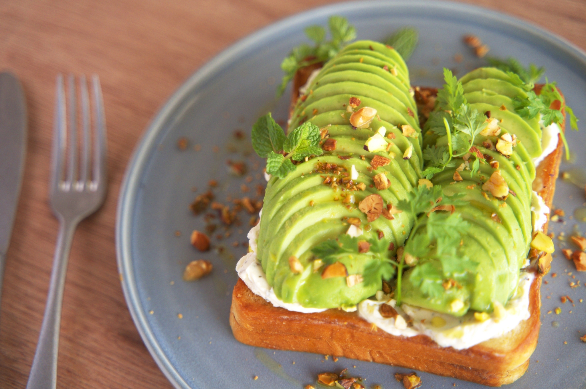 アボガド・クリームチーズトースト